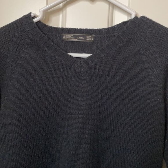 Zara V Neck sweater black size Large - Picture 4 of 6